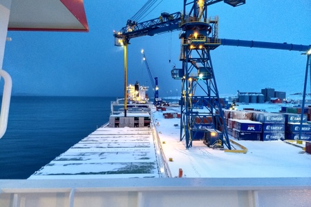 m.v. Finnborg discharged alumina in Iceland