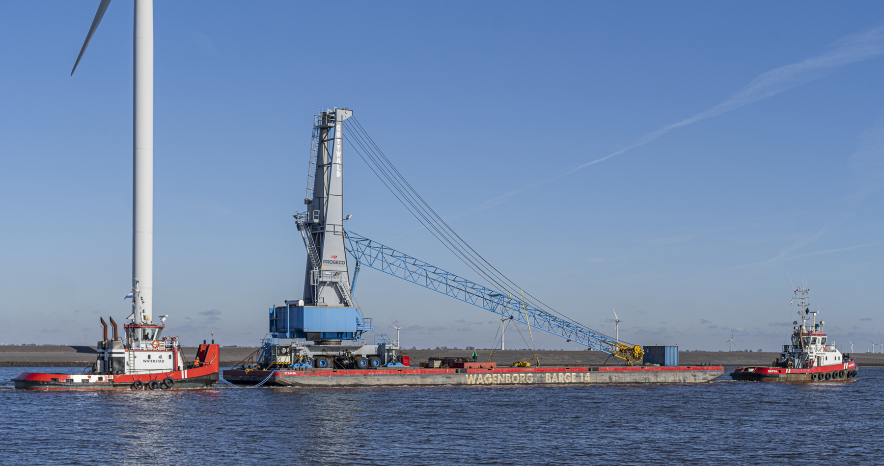 Sea towage of mobile harbor crane to Rotterdam