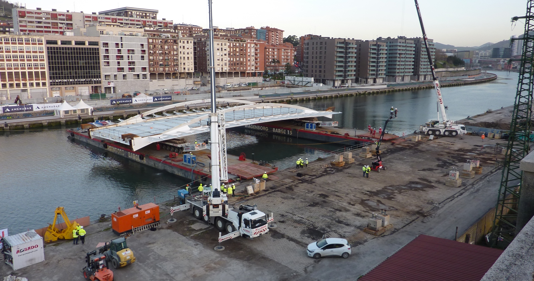 Wagenborg installs a 365-ton bridge section in Bilbao