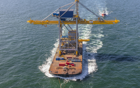 Wagenborg tows a new port crane from Poland to Tata Steel in IJmuiden