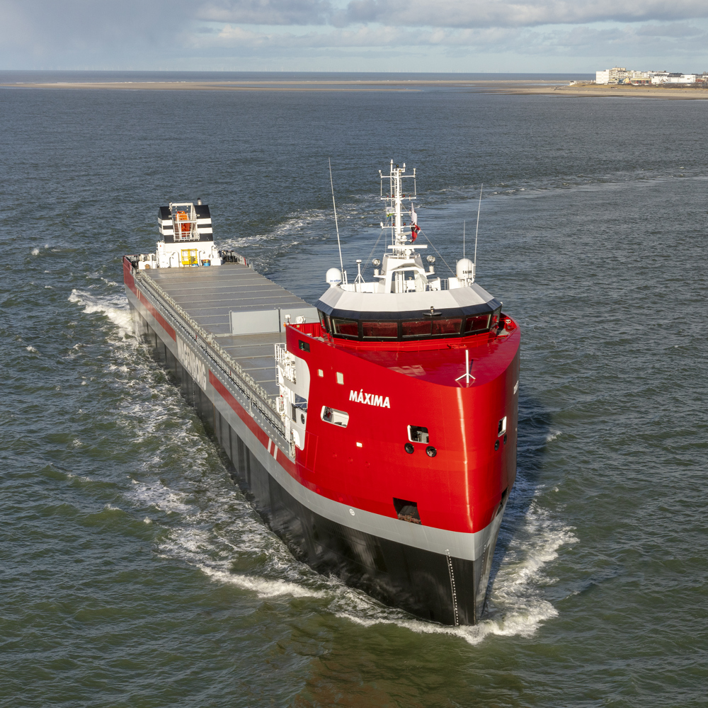 Wagenborg’s fleet development is characterized by increasing the cargo capacity and reducing the engine power. The 14,000 ton Easymax with a 2,999 kW main engine is the most recent example.
