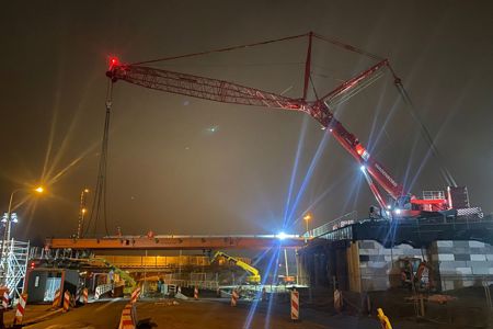 Challenging job for Wagenborg's  largest mobile telescopic crane