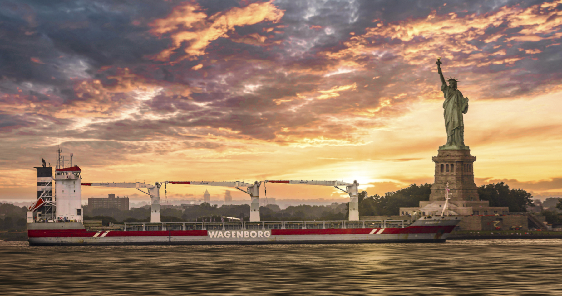 MV Arneborg ships timber, wood pulp and paper to US East Coast