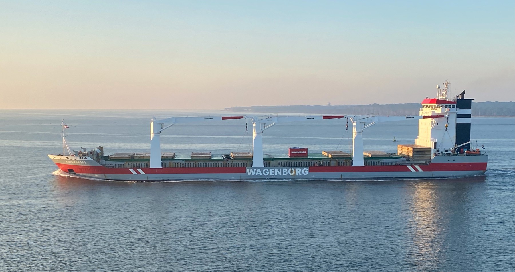Americaborg welcomed as first vessel of 2023 in the port of Baie Comeau